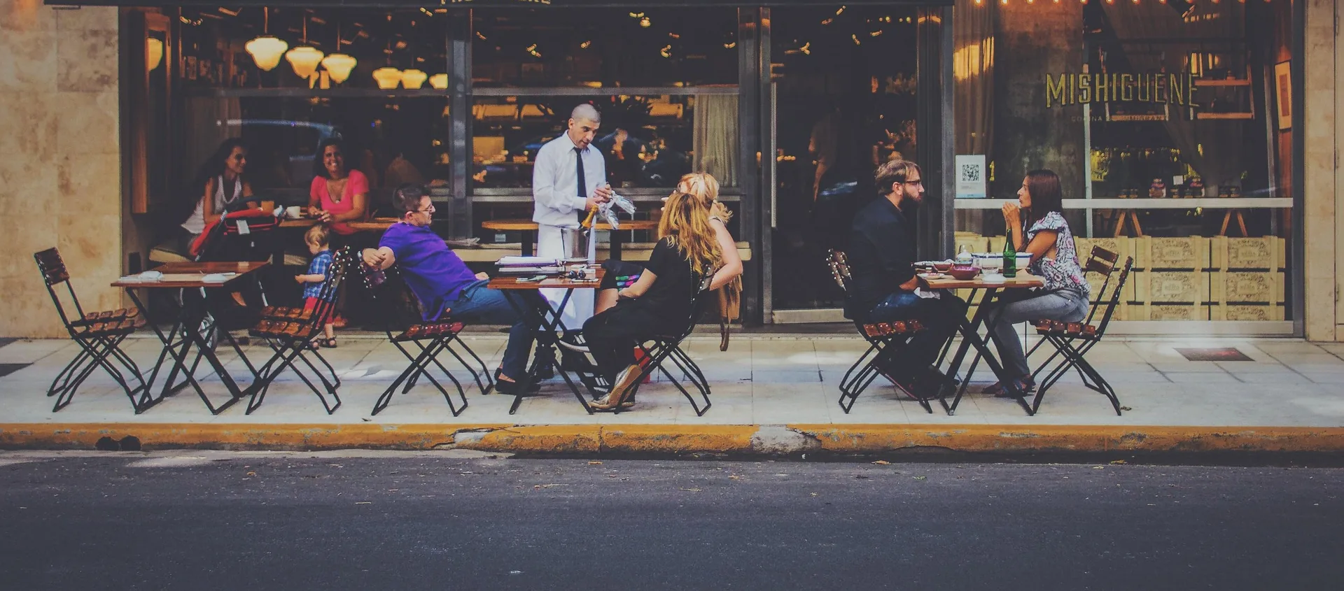 Terrasse d’un restaurant, exemple de local professionnel assuré